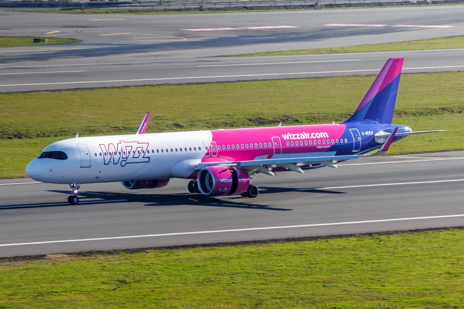 Wizz Air Airbus A321 aircraft 