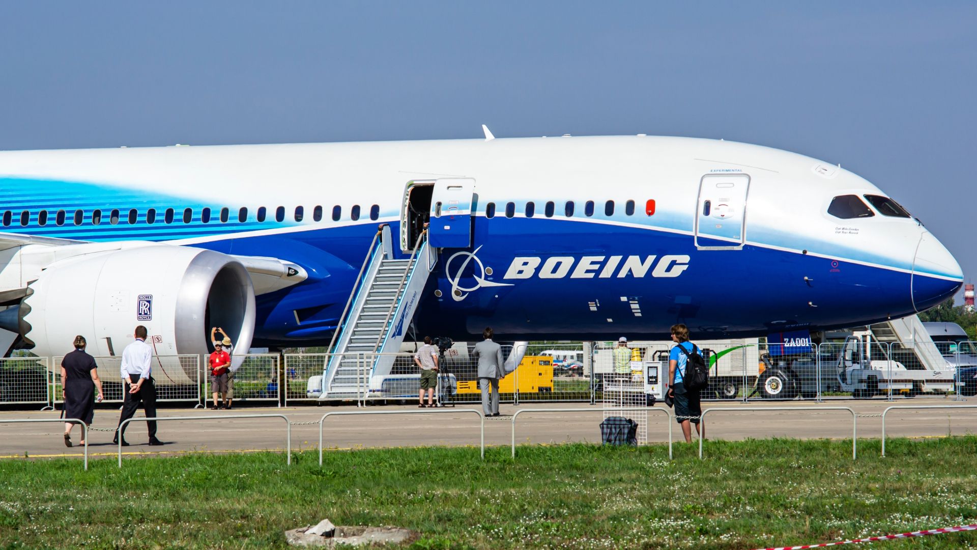 Boeing CEO Cancels Paris Air Show Trip After Air India Crash