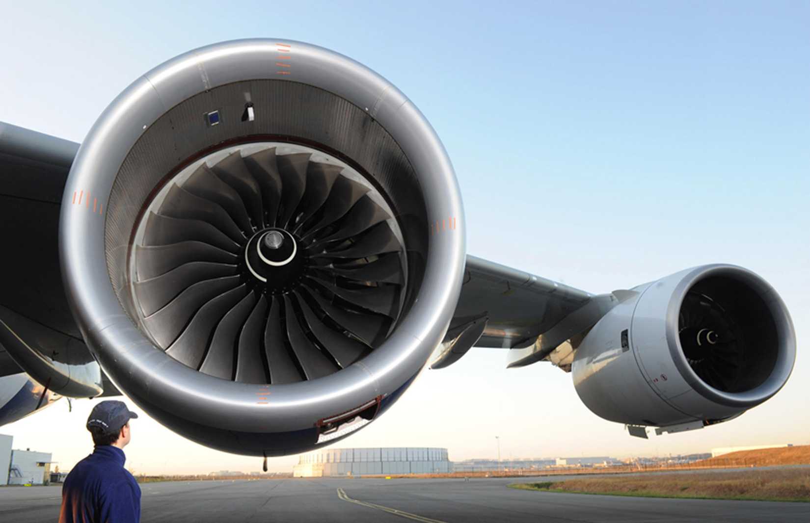 Airbus A380 engine close up-2
