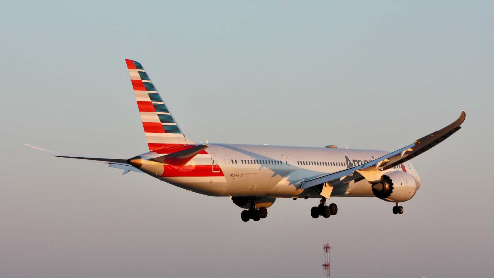 American Airlines Boeing 787-9 landing at Dallas Fort Worth International Airport DFW shutterstock_2539766537