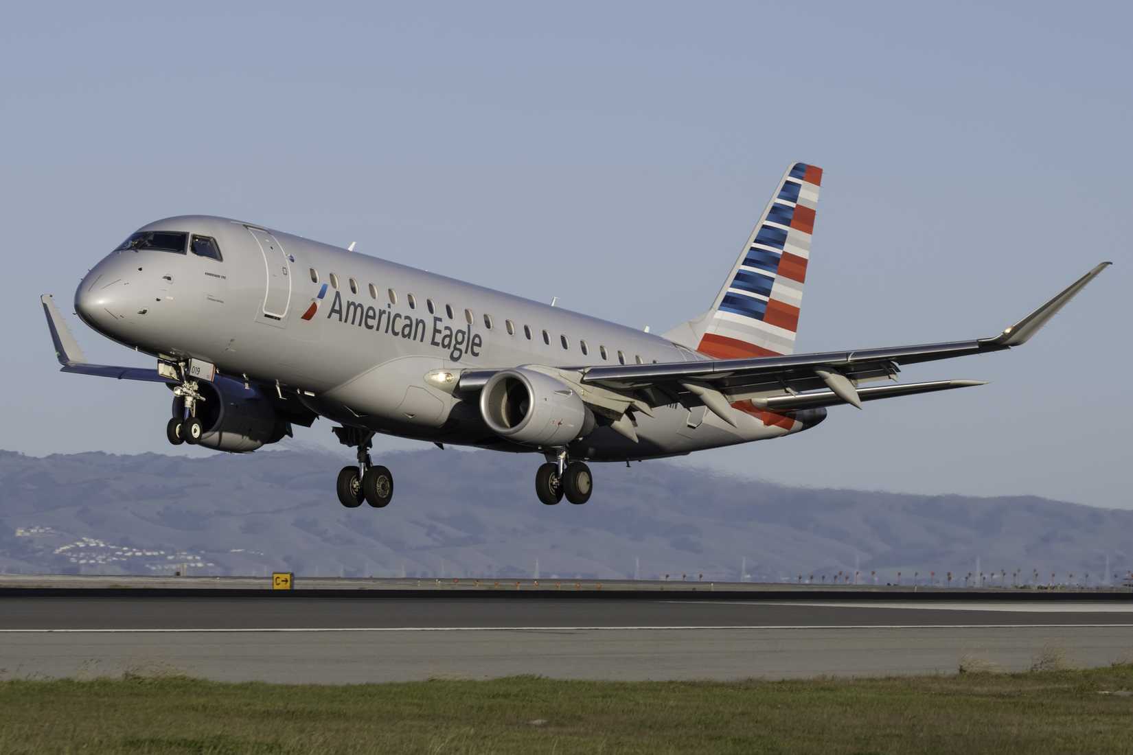 American Eagle Embraer E175LR Landing At SFO Airport