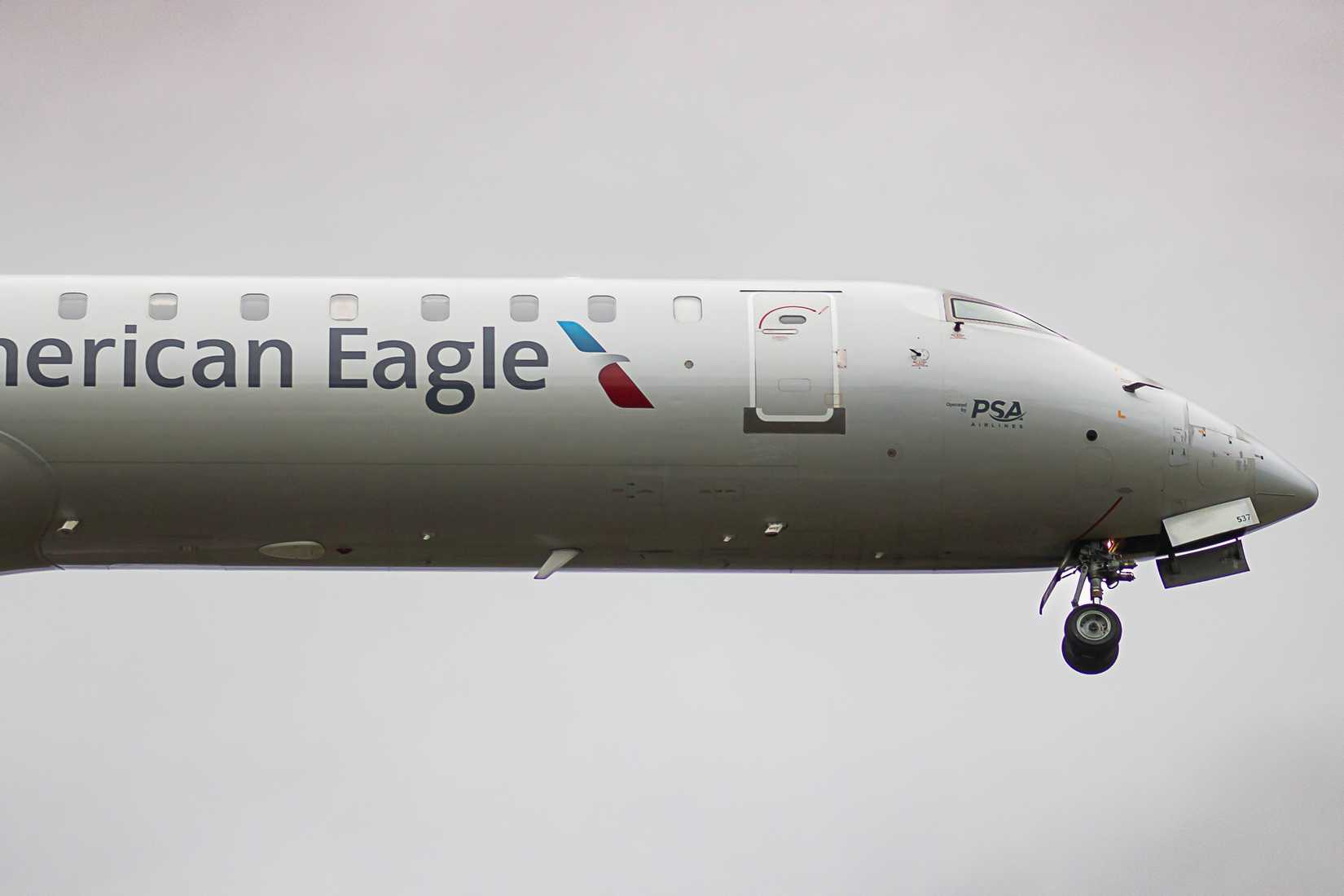 American PSA Airlines CRJ 700 Nose View Landing