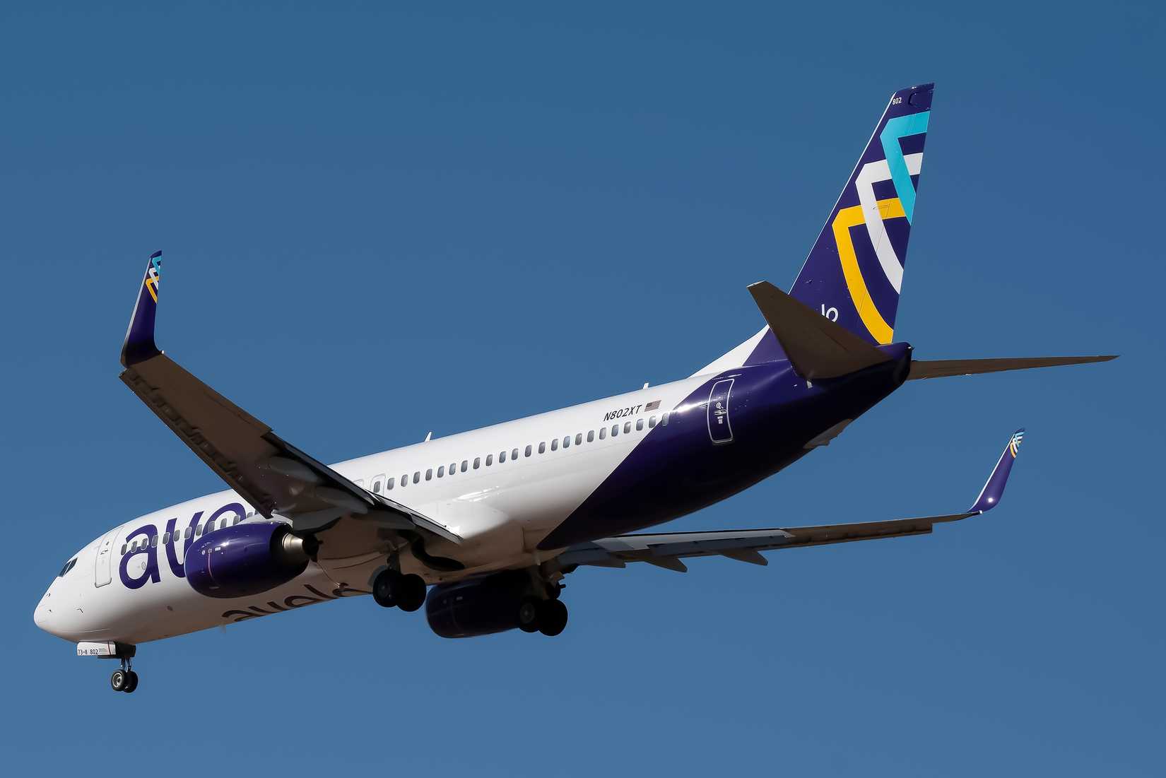 Avelo Airlines 737-800 N802XT on final for 12R at Williams Gateway Airport