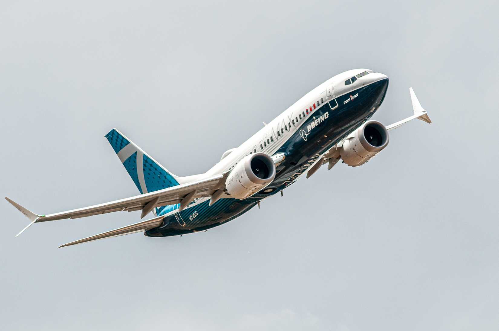Boeing 737 MAX 7 flying at FIA 