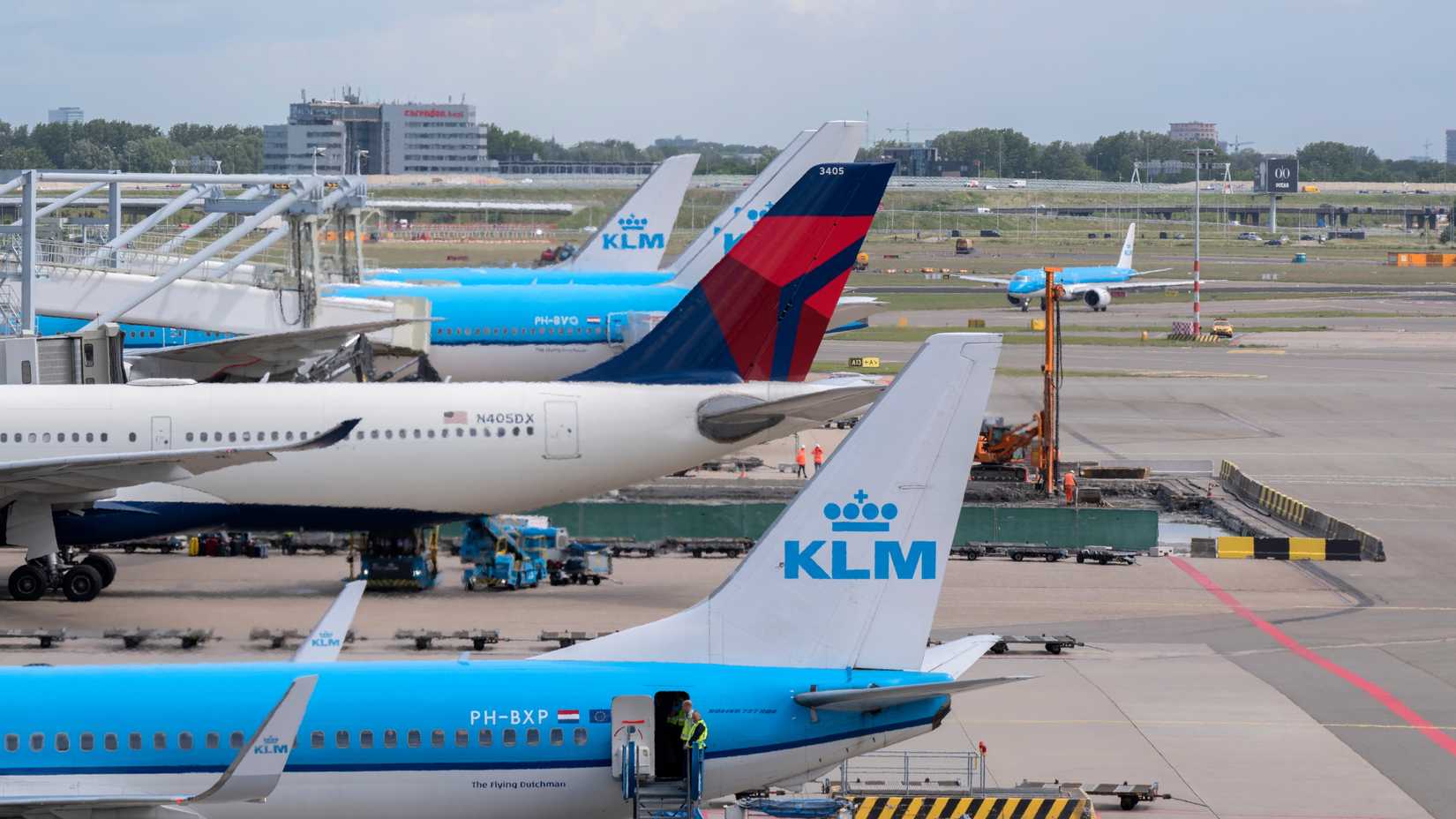 Delta Air Lines and KLM aircraft at AMS