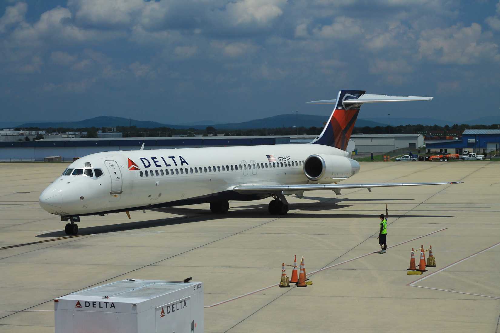 Delta First 717 Why In The World Does Hawaiian Airlines Still Fly The Boeing 717?