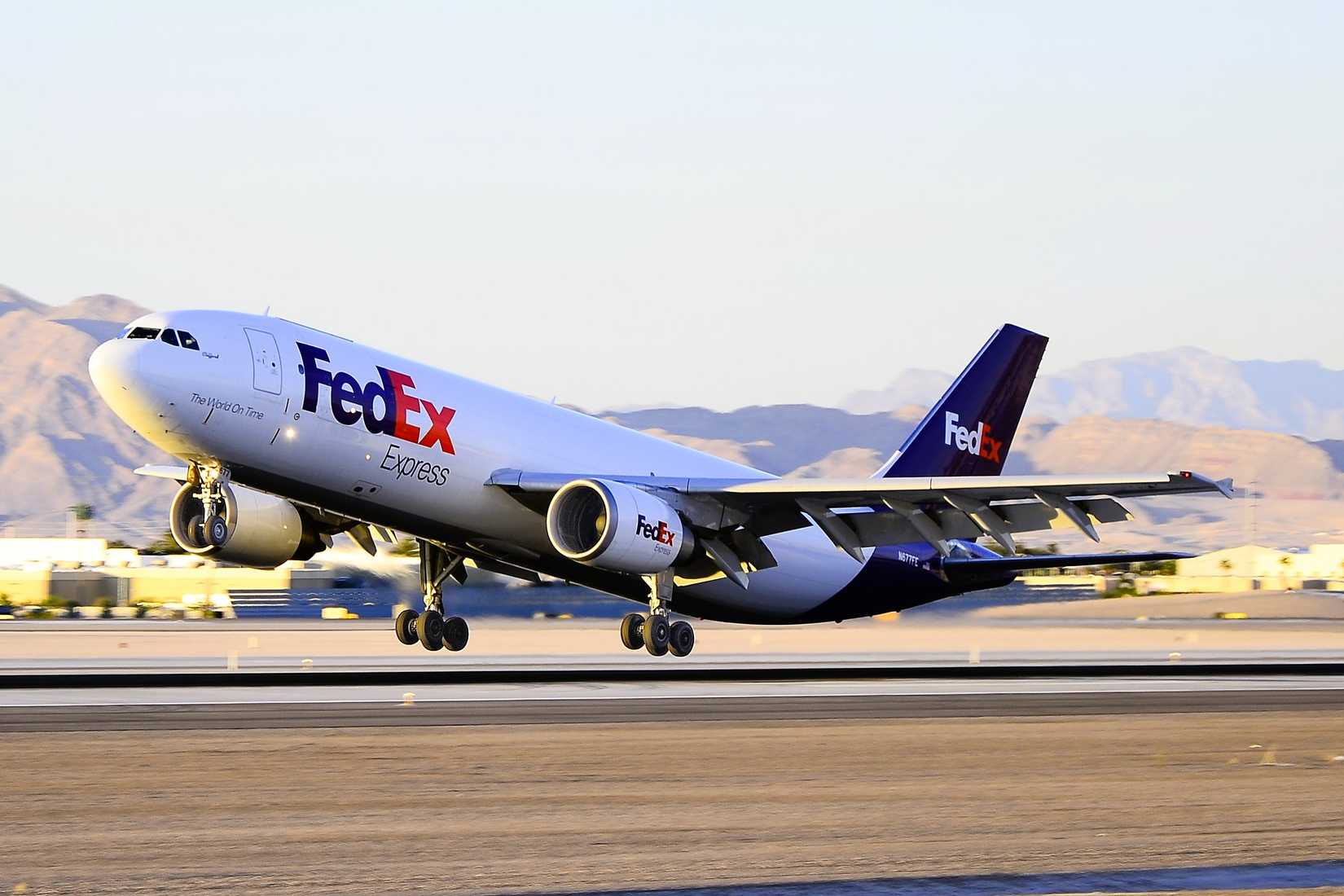 FedEx A300