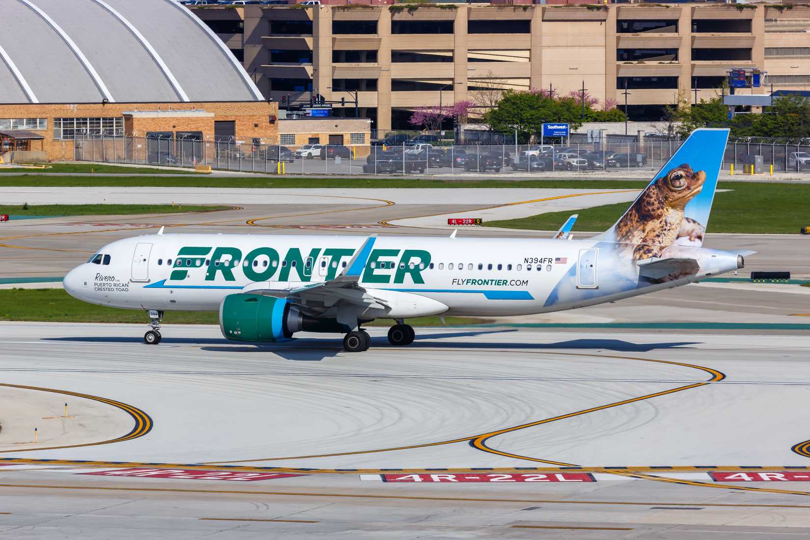 Frontier Airlines Airbus A320neo at ORD shutterstock_2331065219