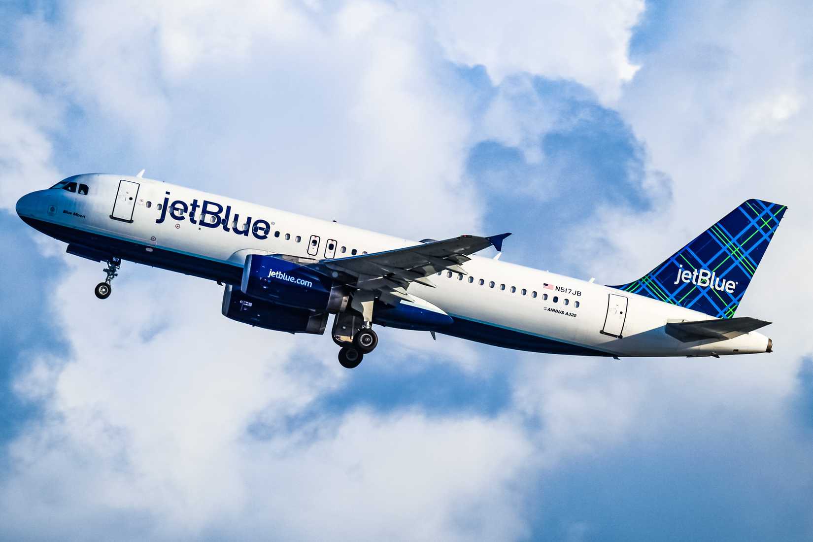 JetBlue-A320-Flight