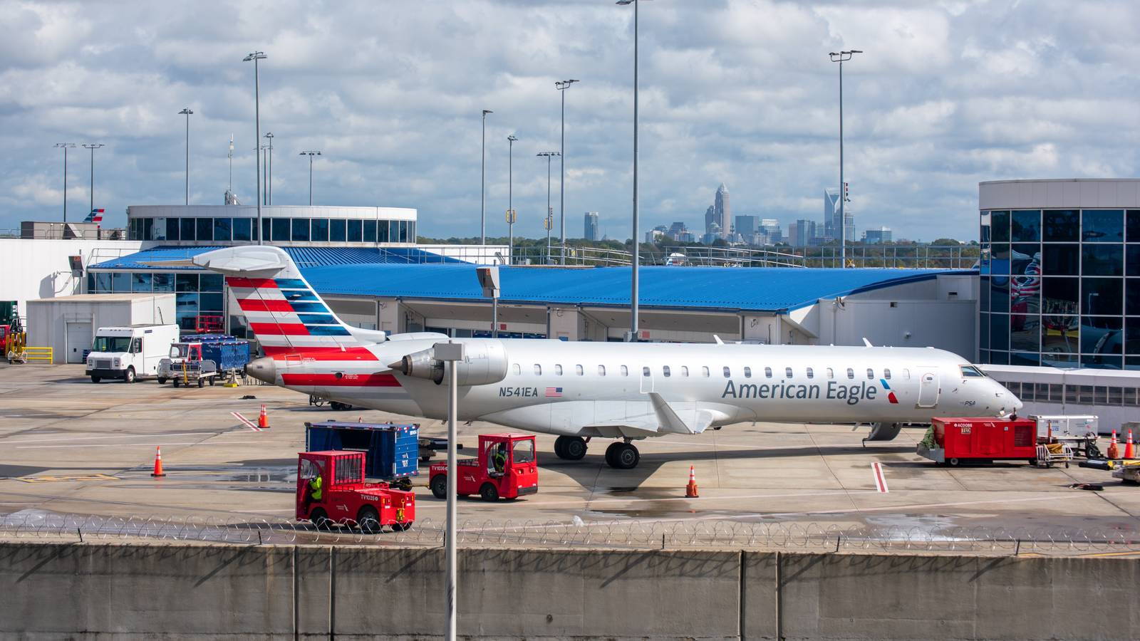 PSA Airlines Moving Over 100 Employees To Charlotte As Part Of Headquarters Relocation
