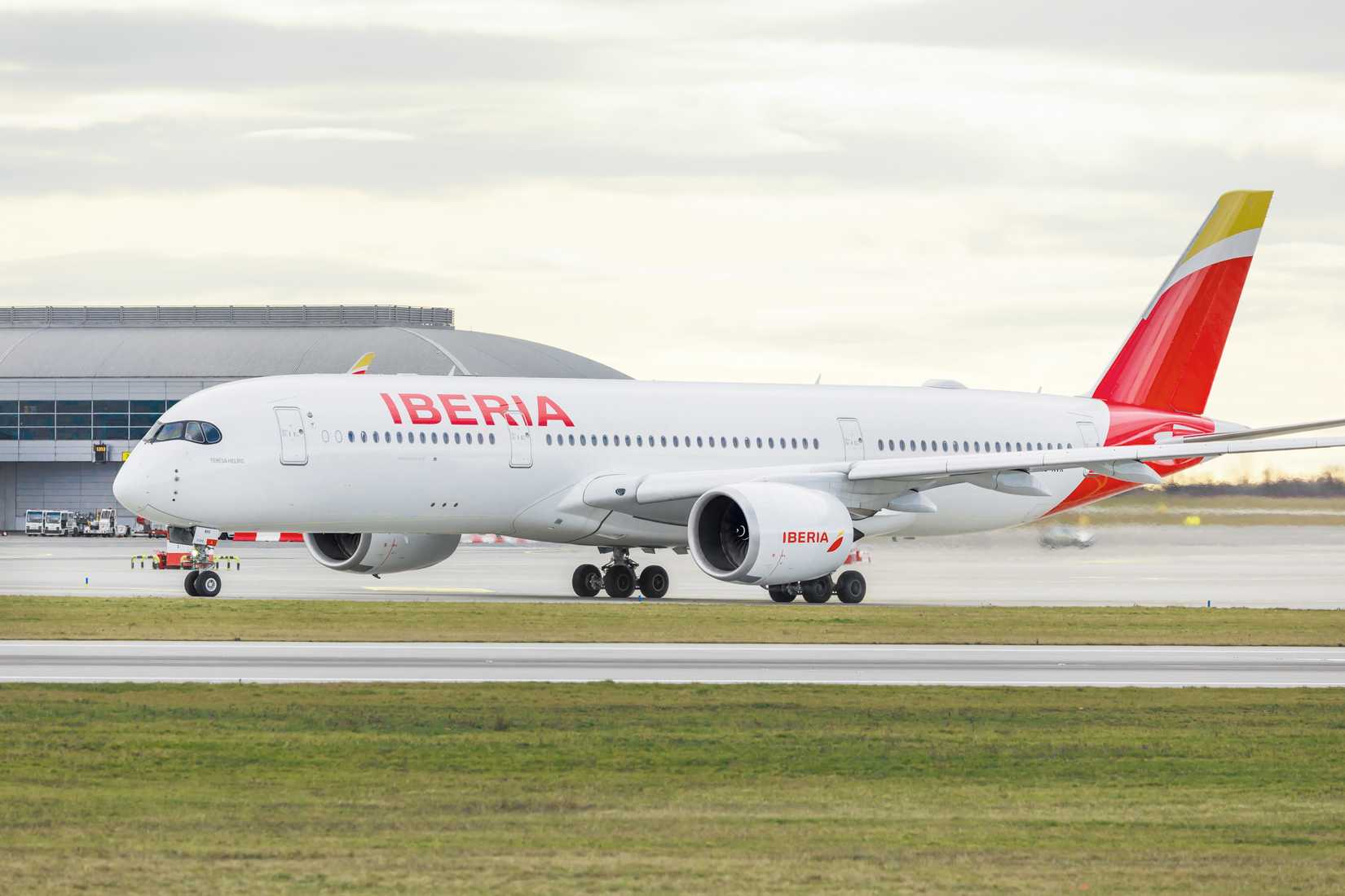Airbus A350s, A321XLRs & A330neos: Inside Iberia's $6 Billion Fleet ...