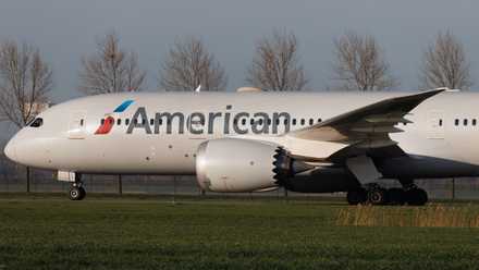 An American Airlines Boeing 787 taxiing