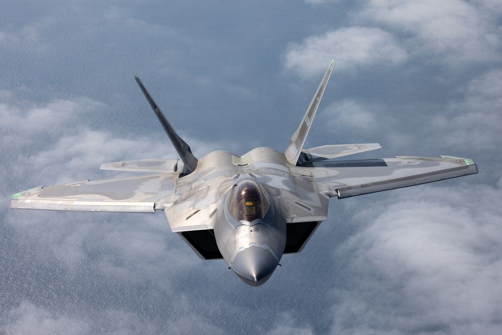 F-22 Raptor flying