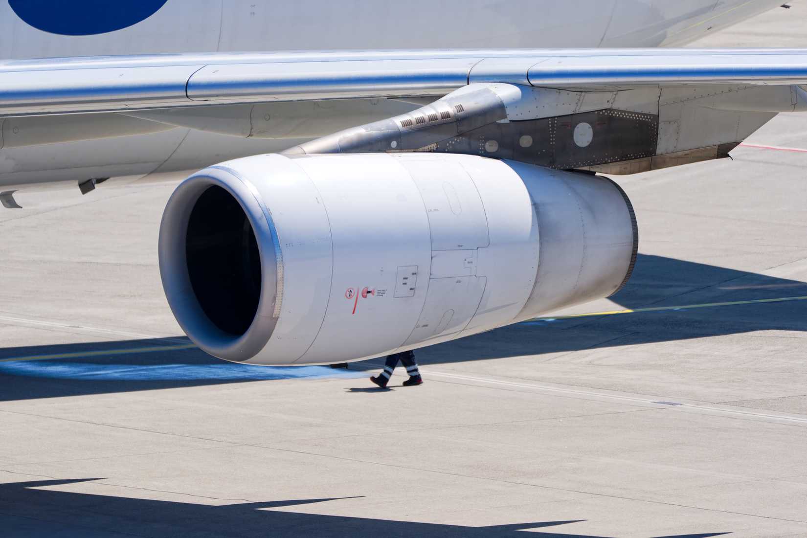 Why In The World Does Lufthansa Still Fly The Airbus A340?