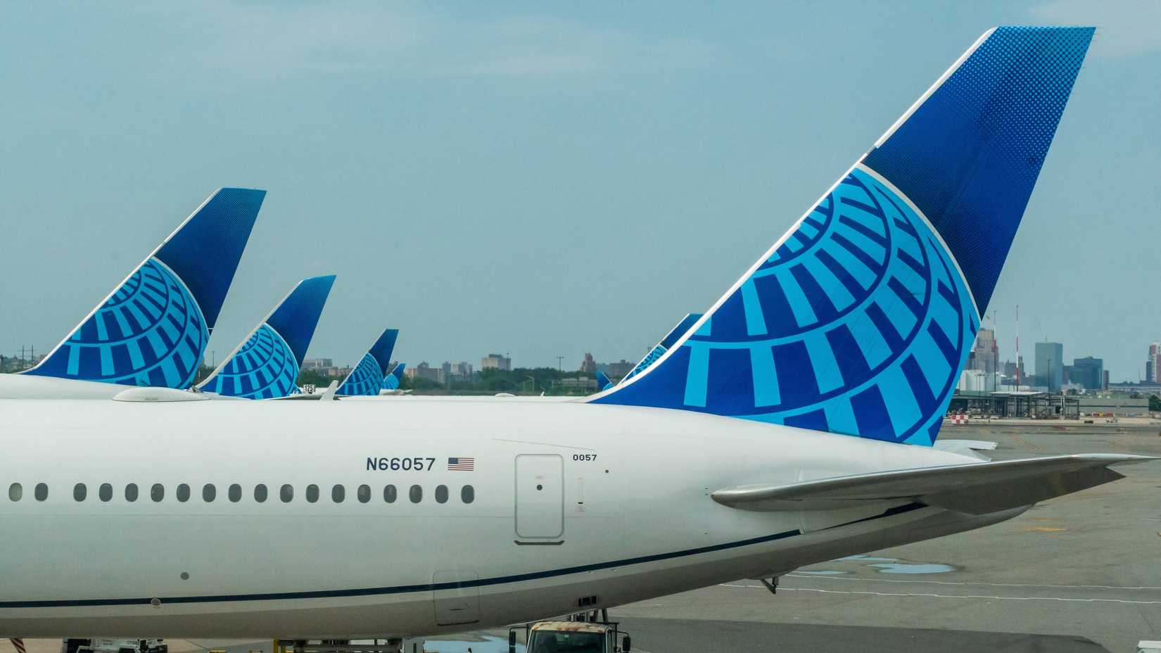 United 767-400ER and others lined up at EWR shutterstock_2644440175