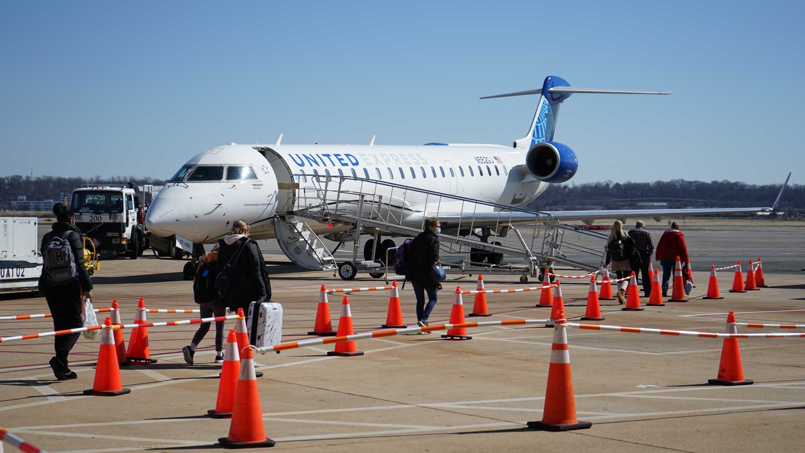 United Express CRJ550 