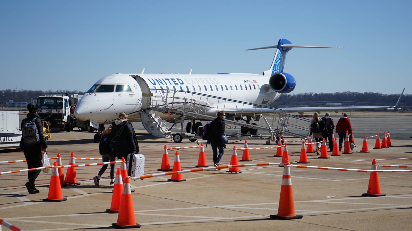 3 Classes & 50 Seats: Exploring US Carriers' CRJ550 Networks