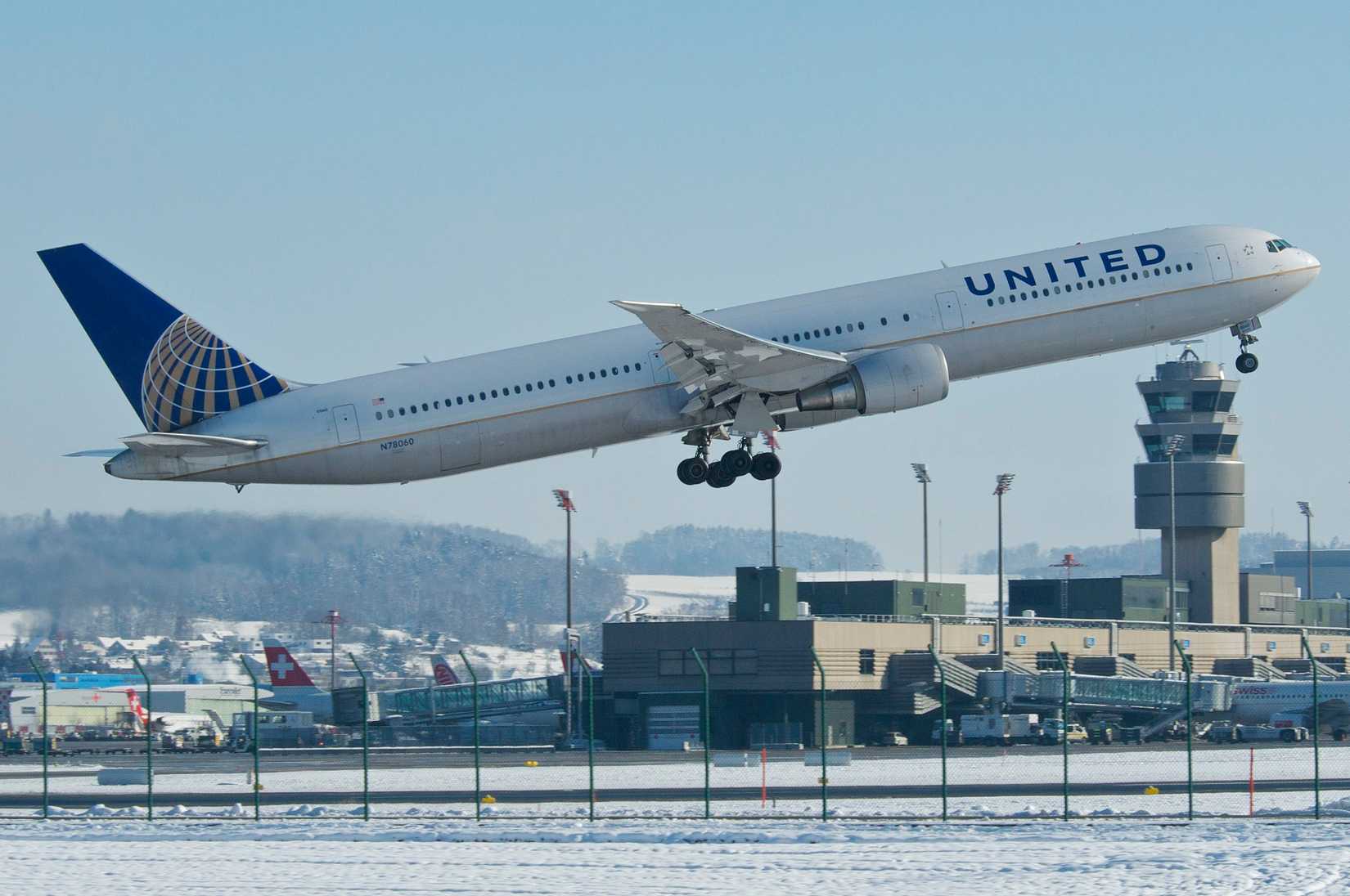 United Boeing 767 departs Newark