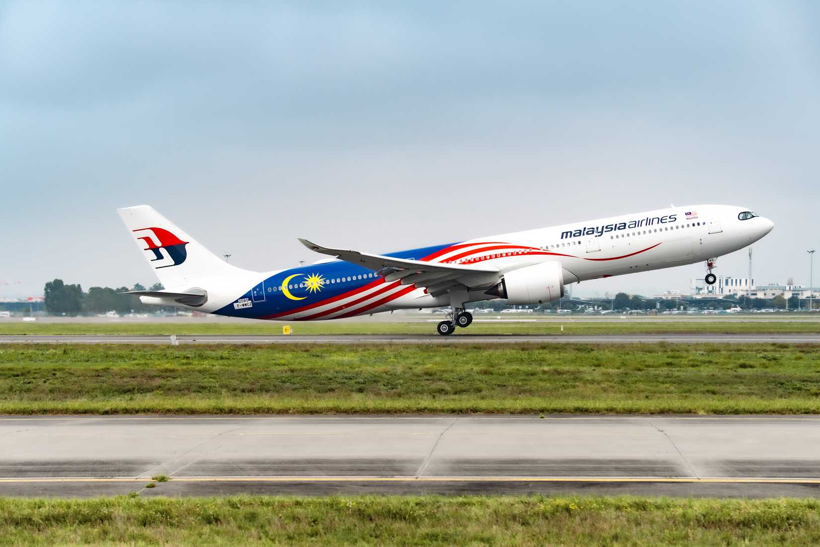 A330NEO马来西亚航空首先起飞