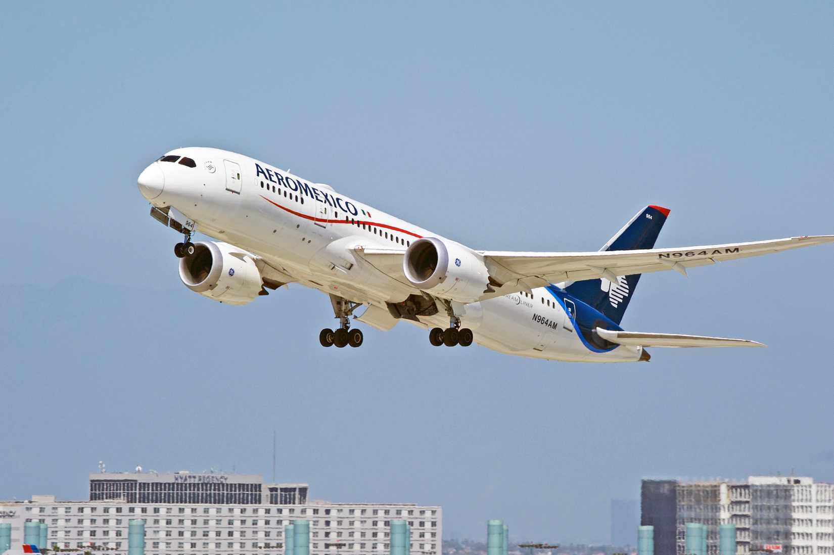 Aeromexico Boeing 787-8 Seat Map: Cabin Layout and Seat Dimensions