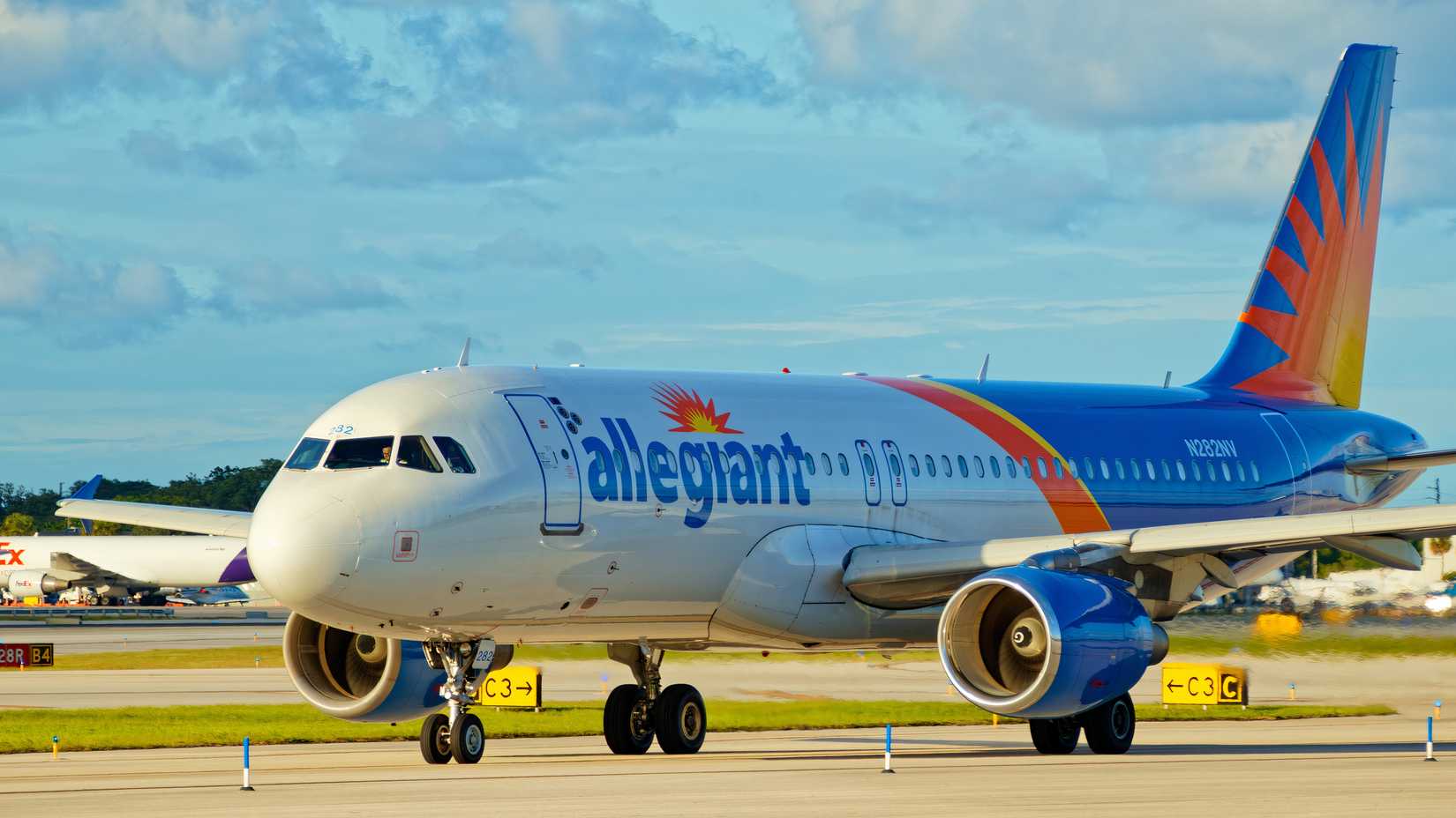 Allegiant Airbus A320 