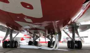 747 Rear Gear Why The Boeing 747's Main Gear Needs 16 Tires