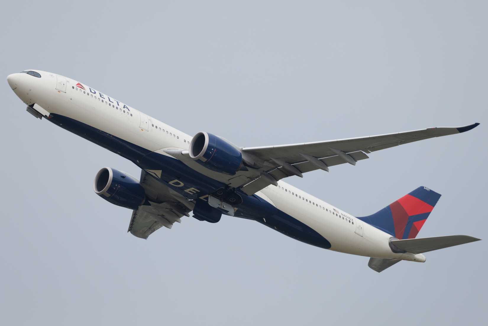 Delta Air Lines Airbus A330-900 departing LHR 
