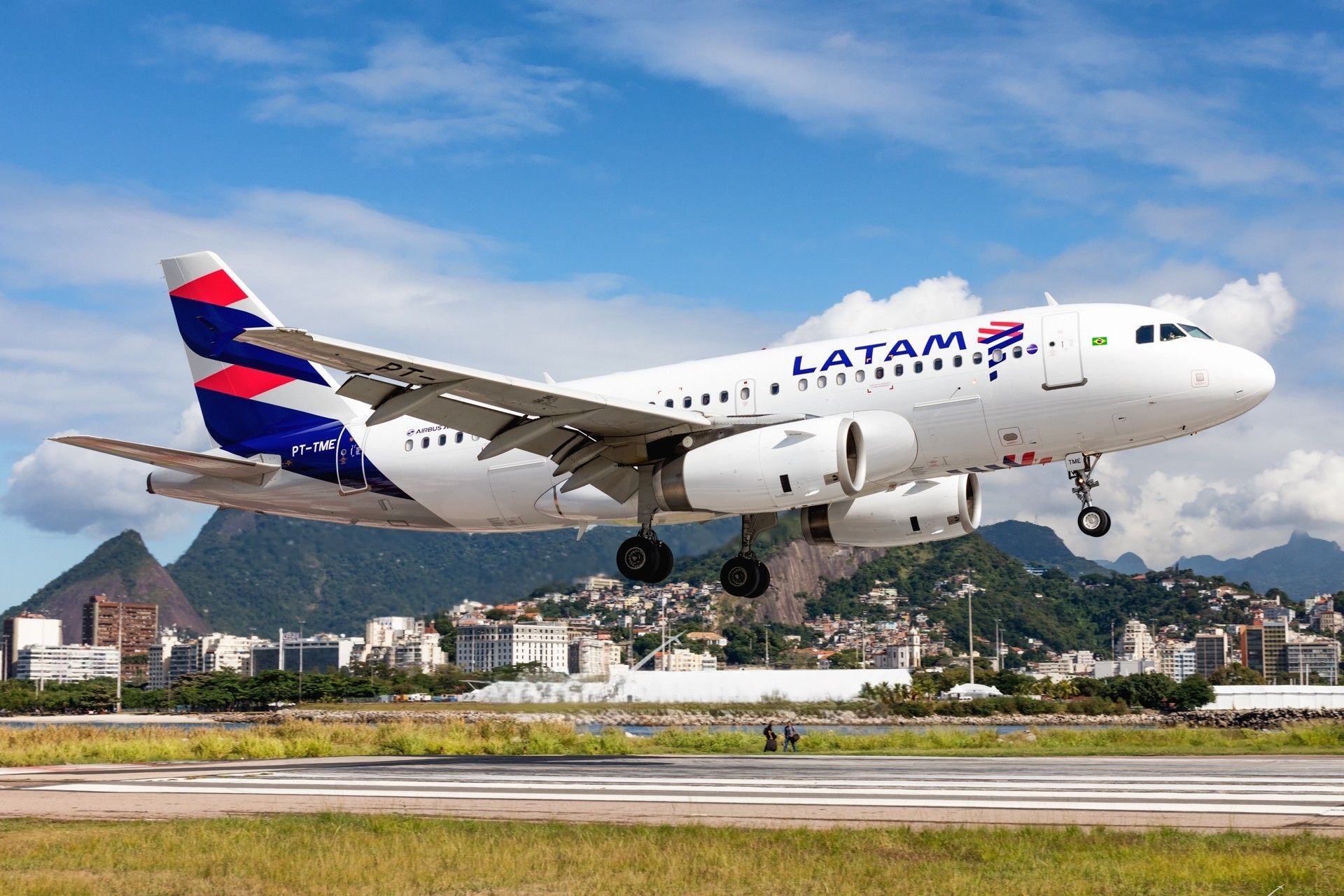 LATAM To Update Current A319s Due To New Aircraft Shortage