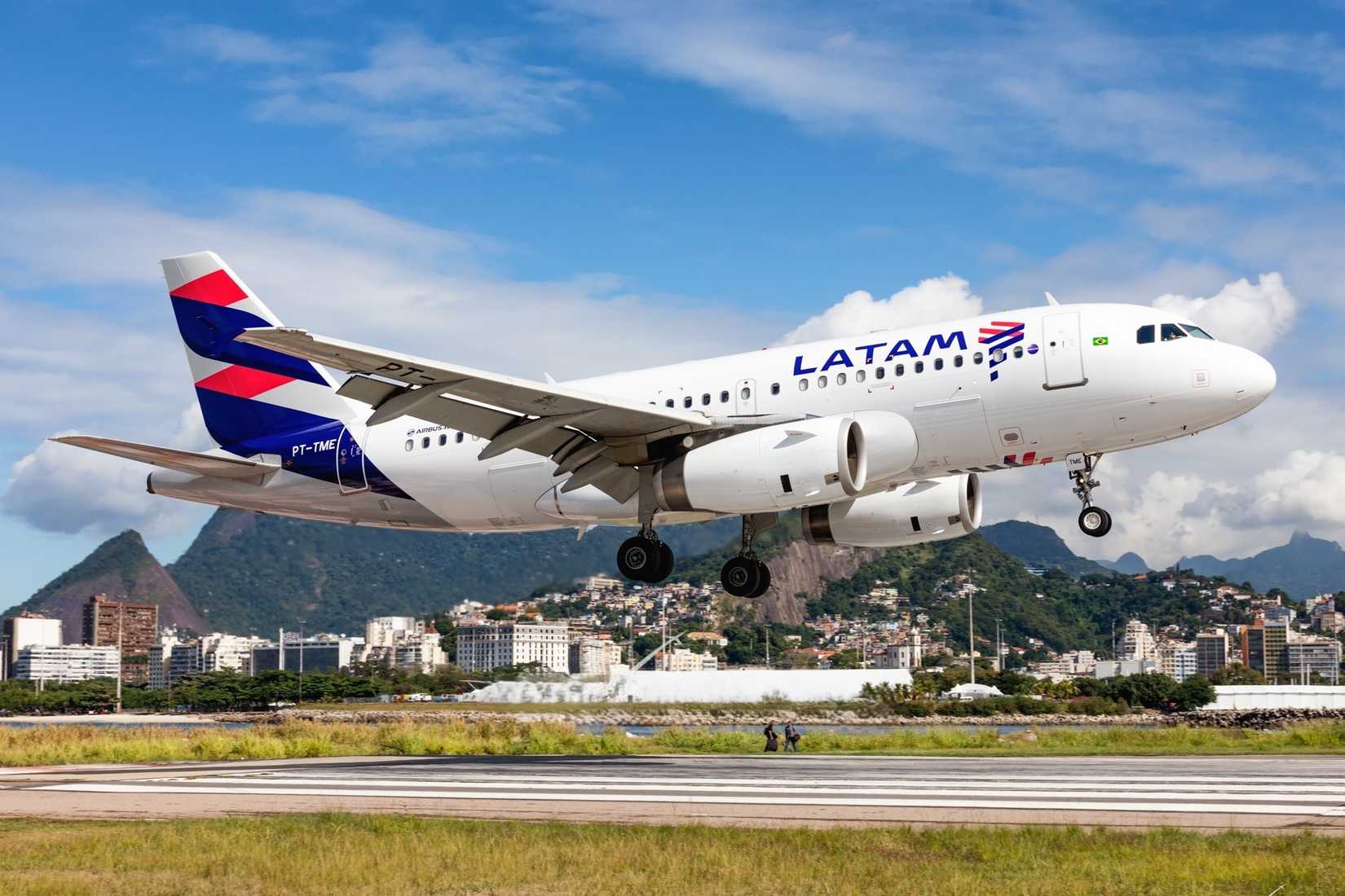 LATAM A319 4