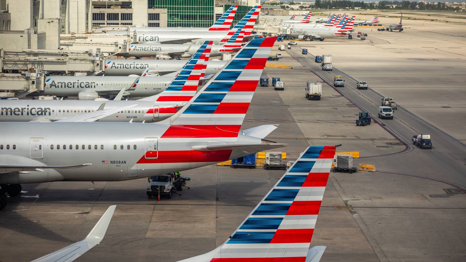 #AmericanAirlines - cover