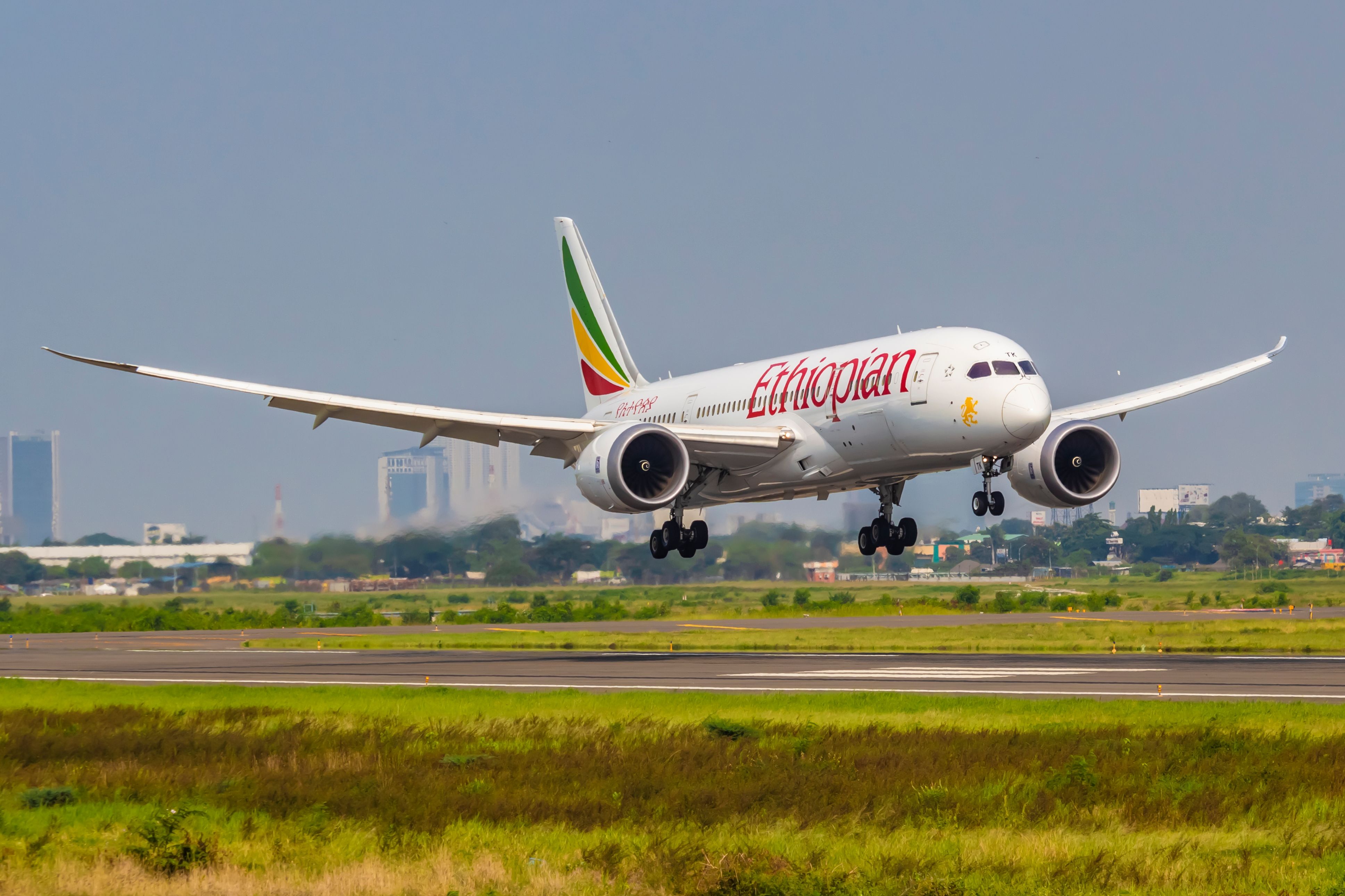 An Ethiopian Airlines Boeing 787 landing