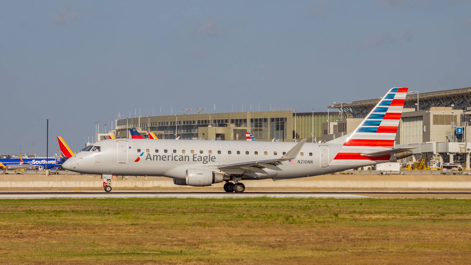 American Airlines Achieves Revenue Records Amid Regional Growth