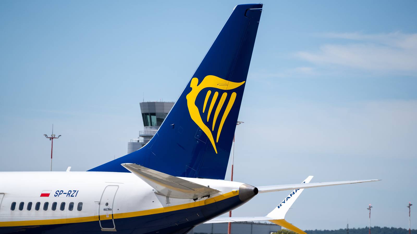 Astronomer CEO Scandal: Airlines' Cheeky Responses Go Viral