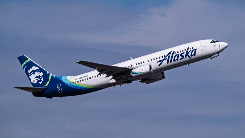 Alaska Airlines Boeing 737-900