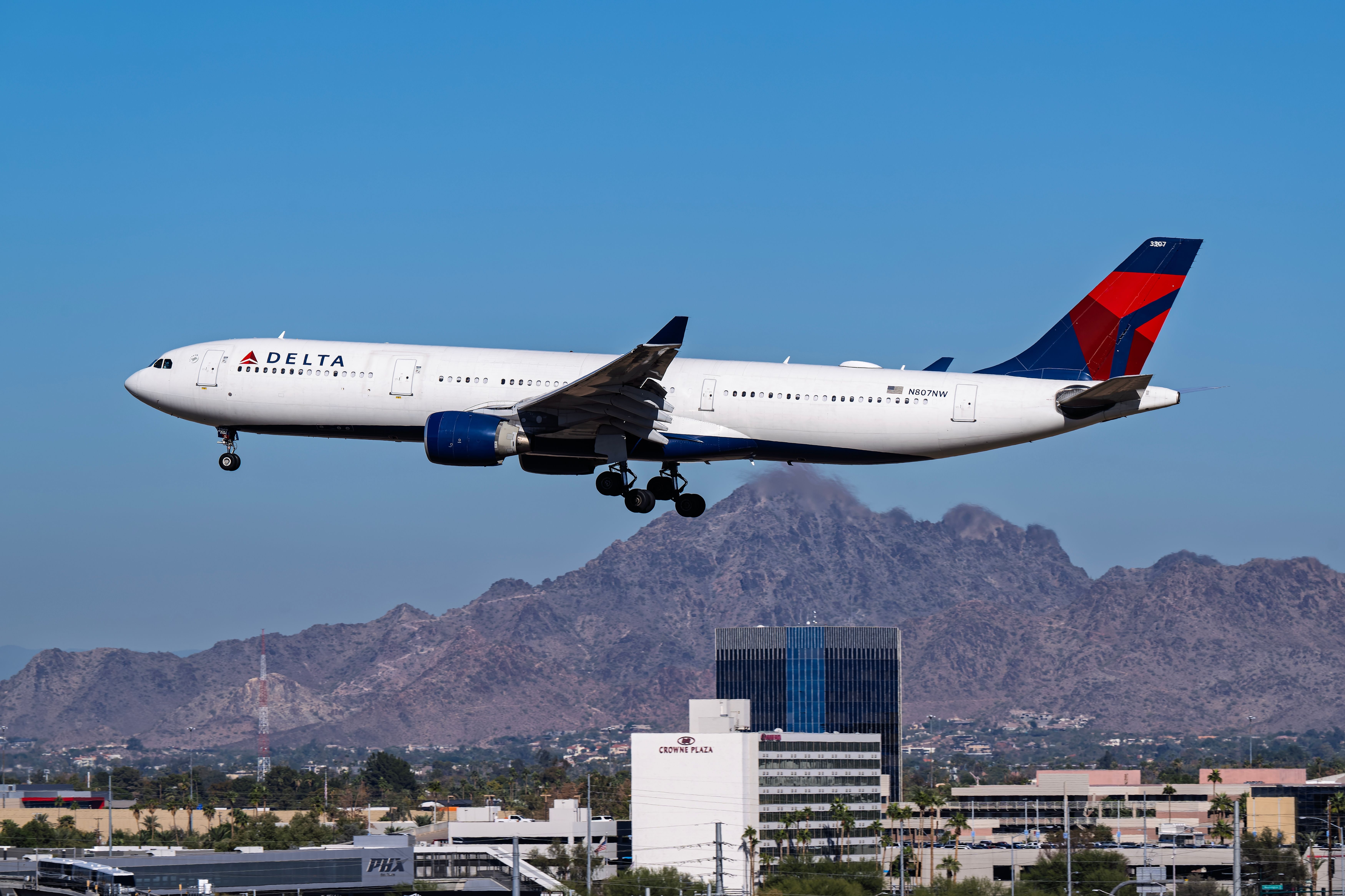Delta Airbus A330 Returns To Barcelona Bruised & Battered From Hail