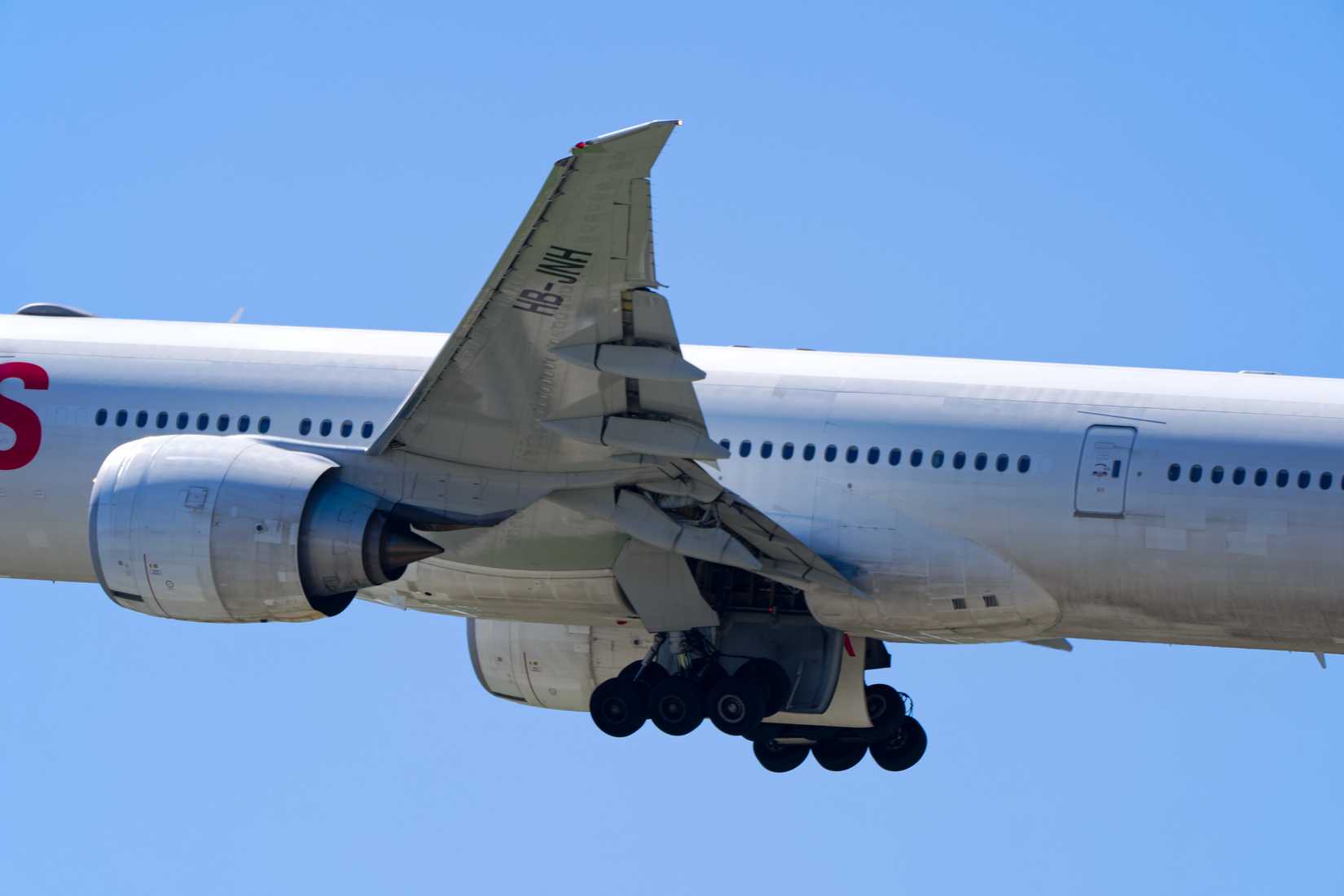 777-300ER raked wingtips