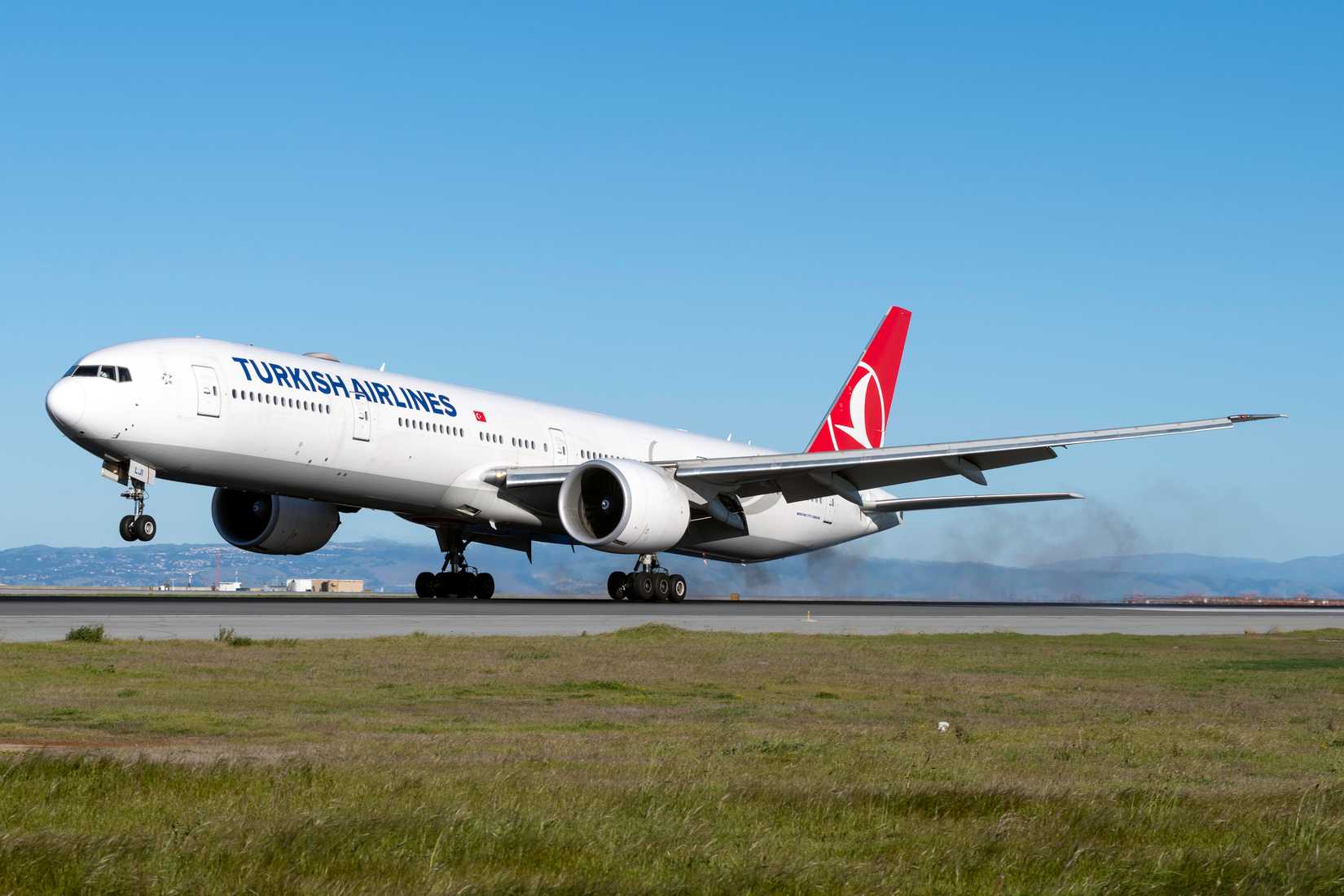 TC-LJI Turkish Airlines Boeing 777-3F2(ER)