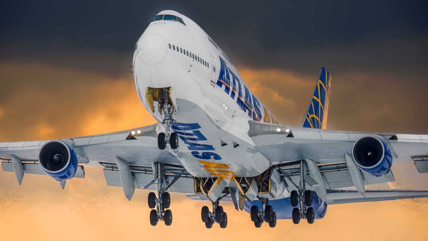 Vilnius Lithuania 2023-01-23 (N480MC) ATLAS AIR BOEING 747-400