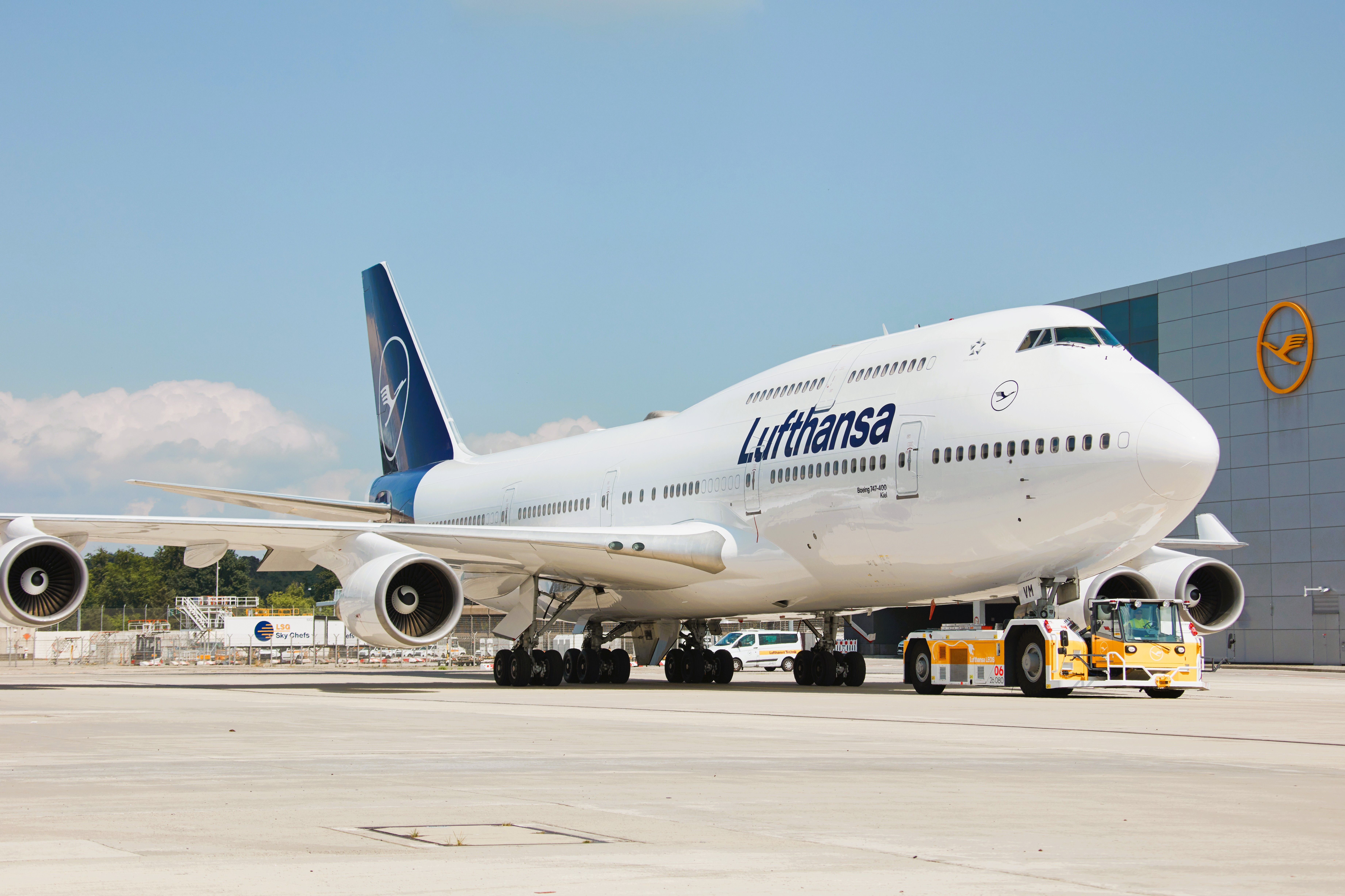 One Of The Last Queens: Inside Lufthansa's Massive Boeing 747-400