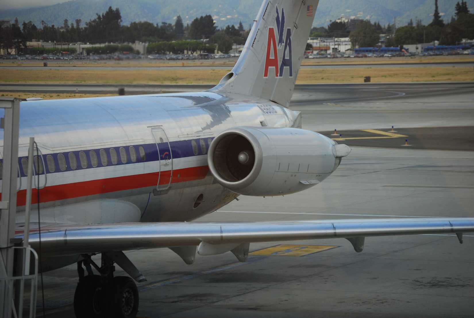 Why The McDonnell Douglas MD-80 Had Such Loud Engines