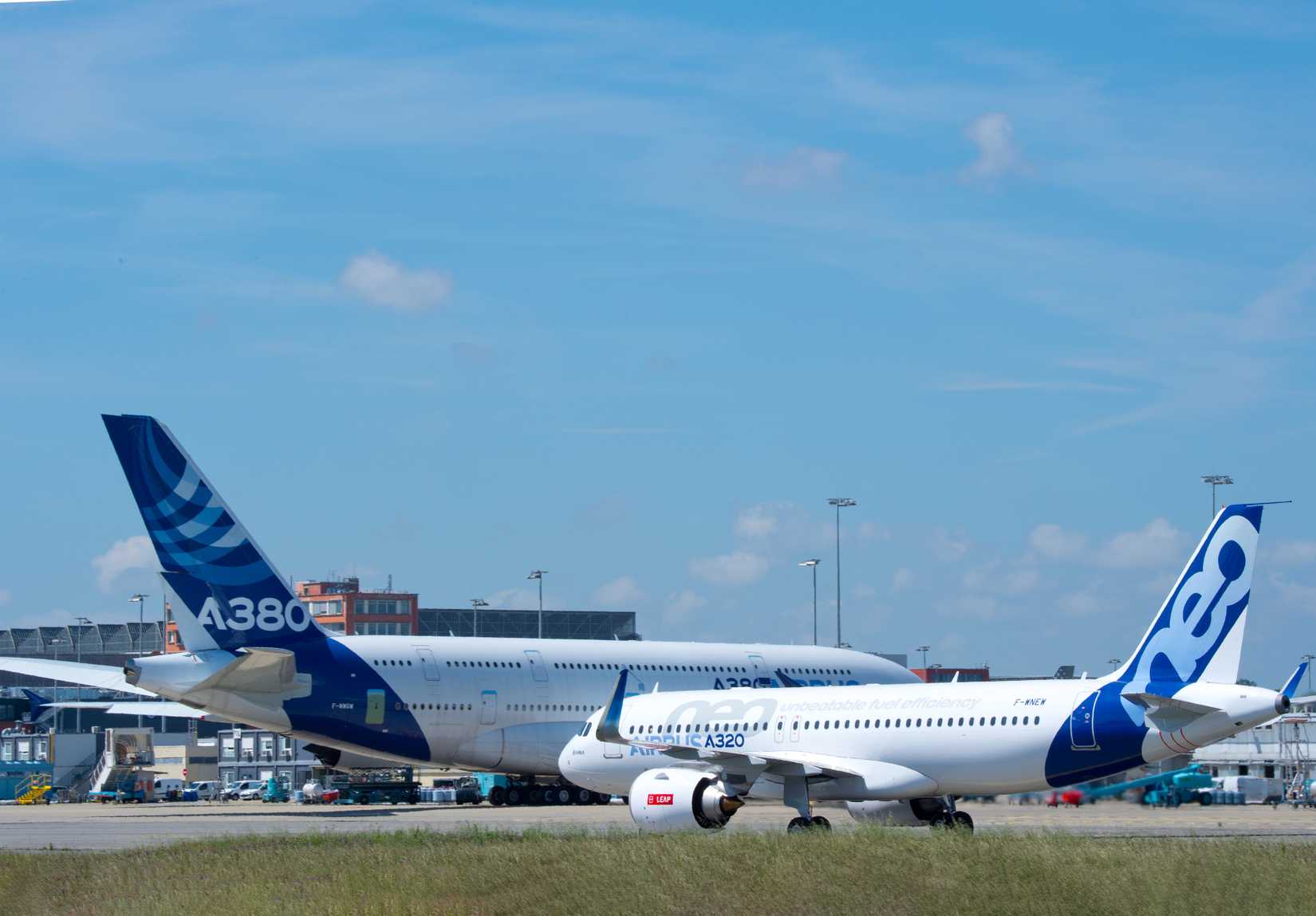 A320neo CFM AND A380 AIB ON THE GROUND
