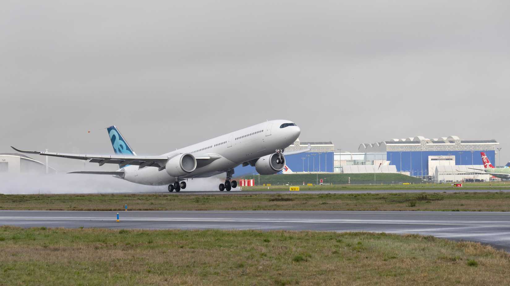 A330-900 new MTOW first flight