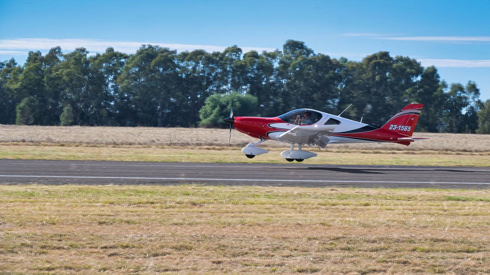 Tasmania Plane Disappearance: Search Continues for Missing Couple and Dog