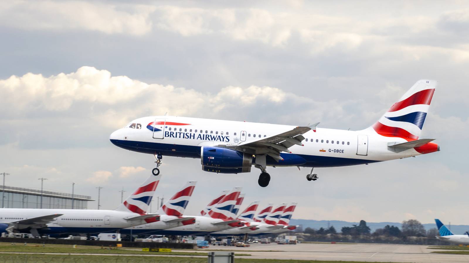 Heathrow's $28.2 Billion Runway Expansion: Boosting UK GDP and Aviation Industry