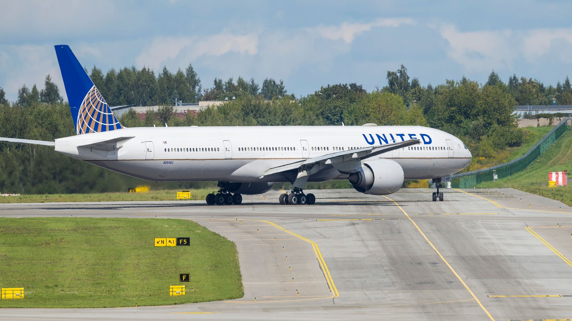 777-300ER: The Long-Haul Workhorse Dominating US Routes in September