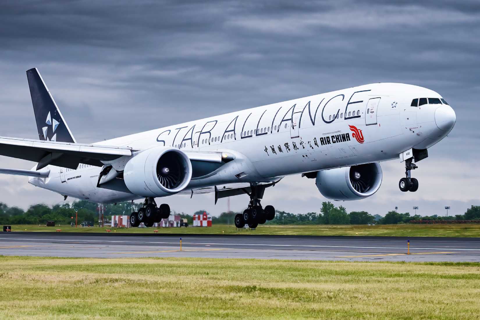 トランプ大統領の中国航空会社に対する制限はどのような影響を与えるでしょうか?