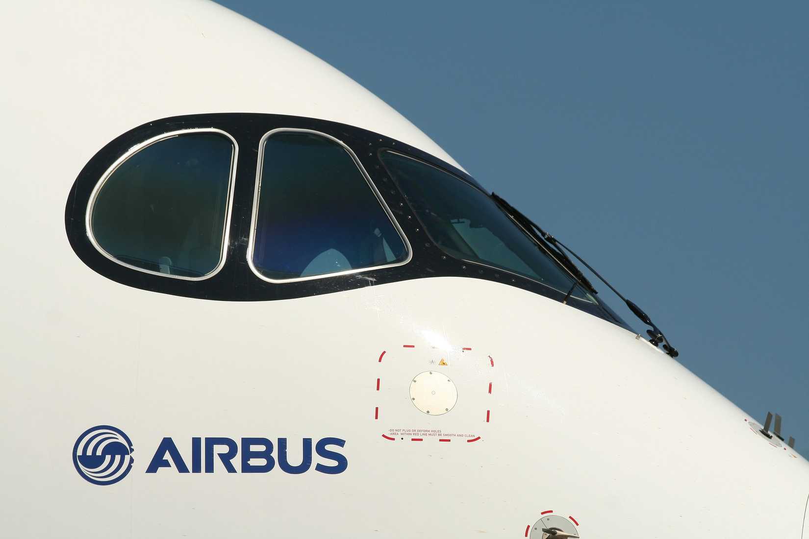 A350 nose and cockpit windows