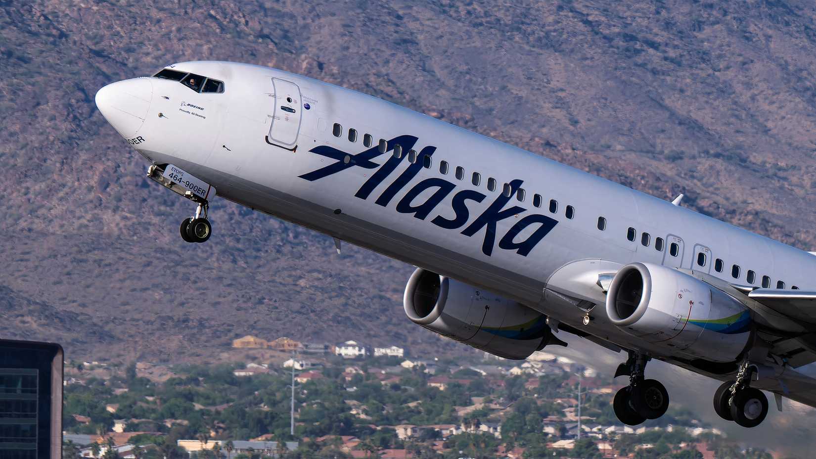 Alaska Airlines Boeing 737