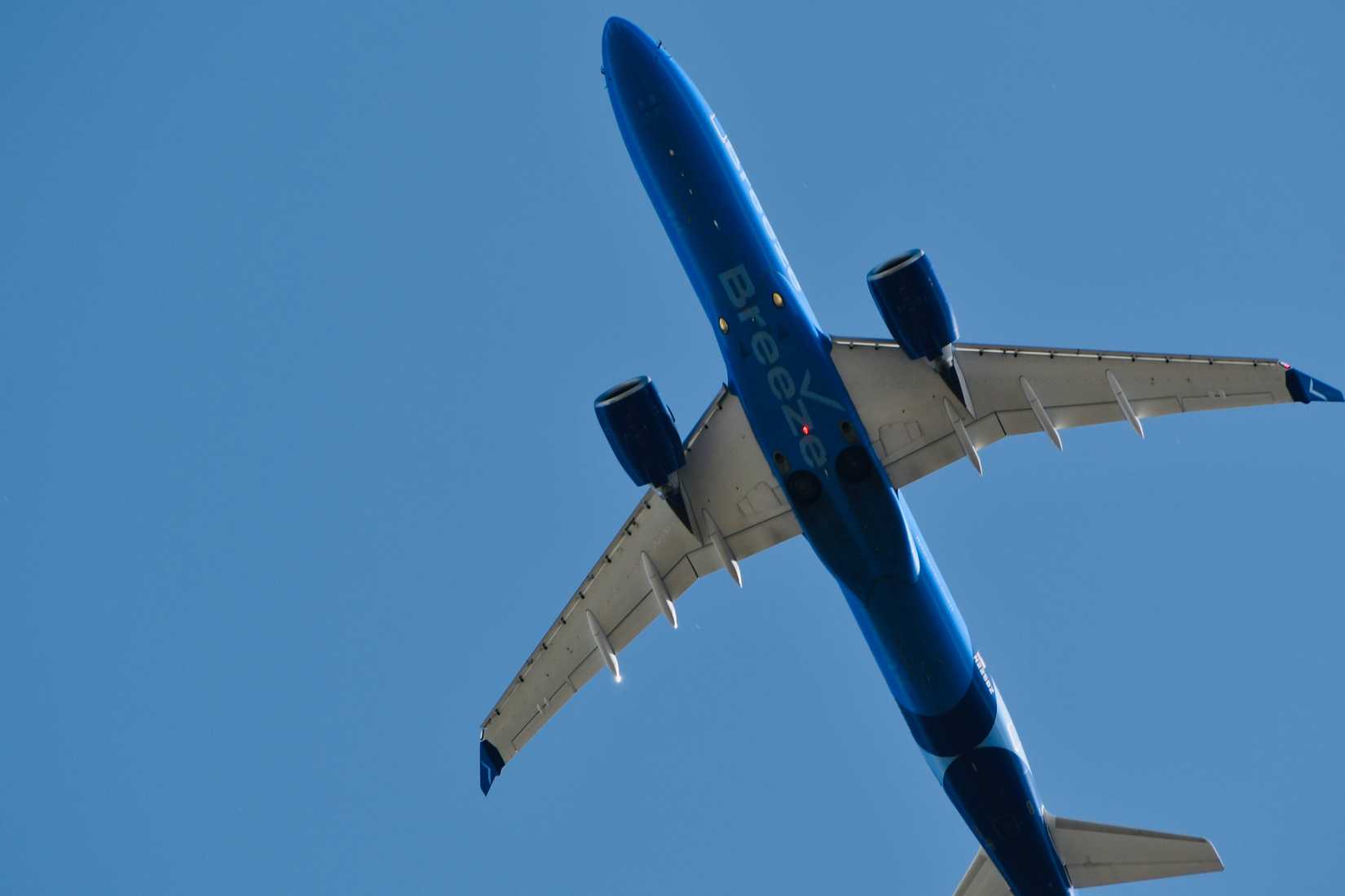 Breeze Airways Airbus A220-300 jet with registration N213BZ