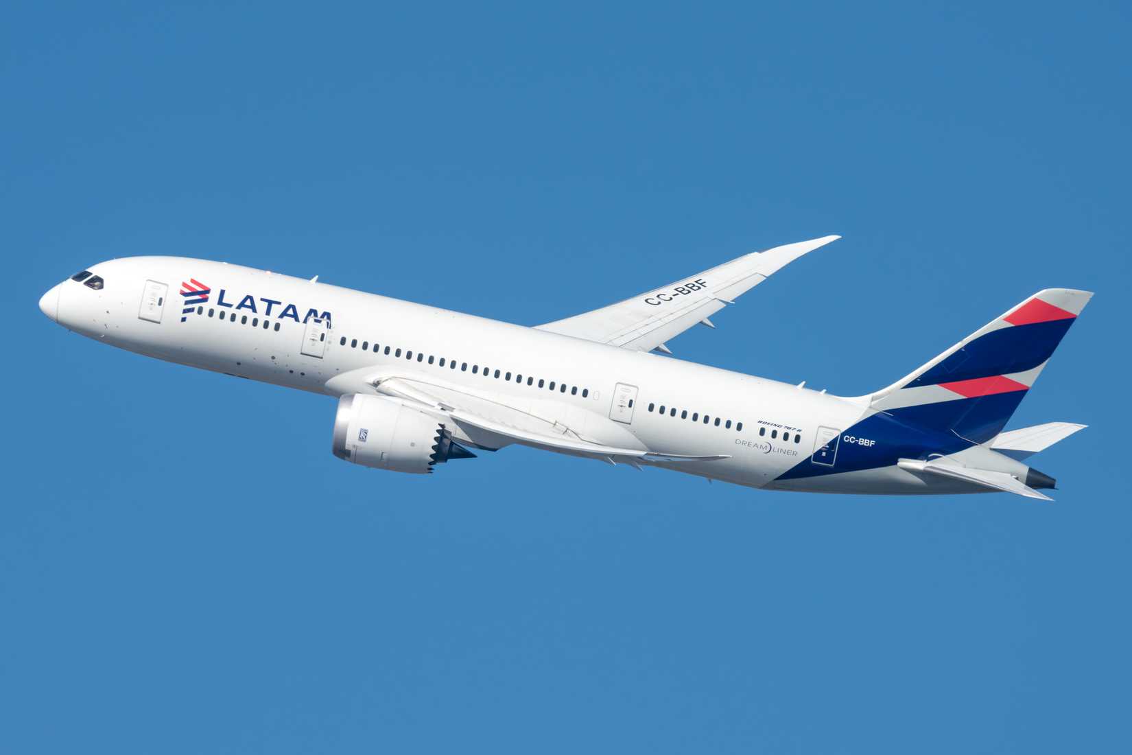 CC-BBF LATAM Airlines Boeing 787-8 Dreamliner